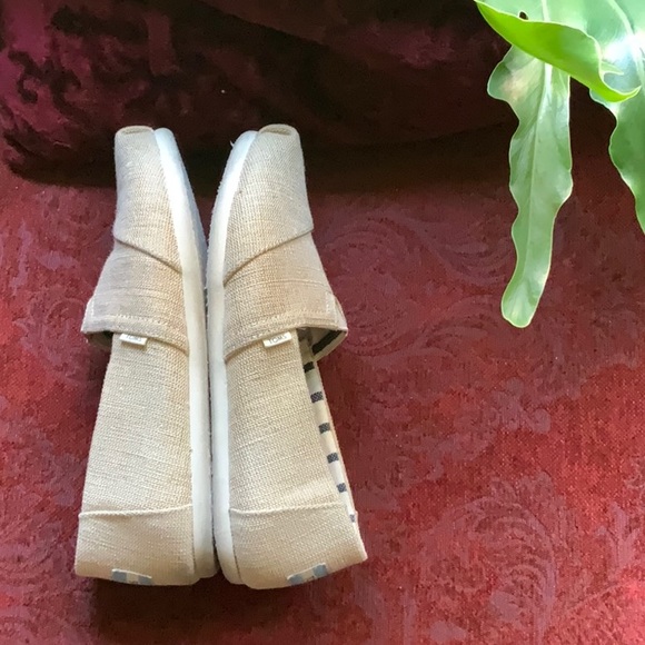 Toms slip on beige linen shoes size 8 - Picture 6 of 8
